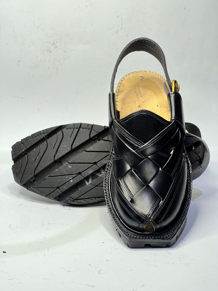 black norozi cross chappal